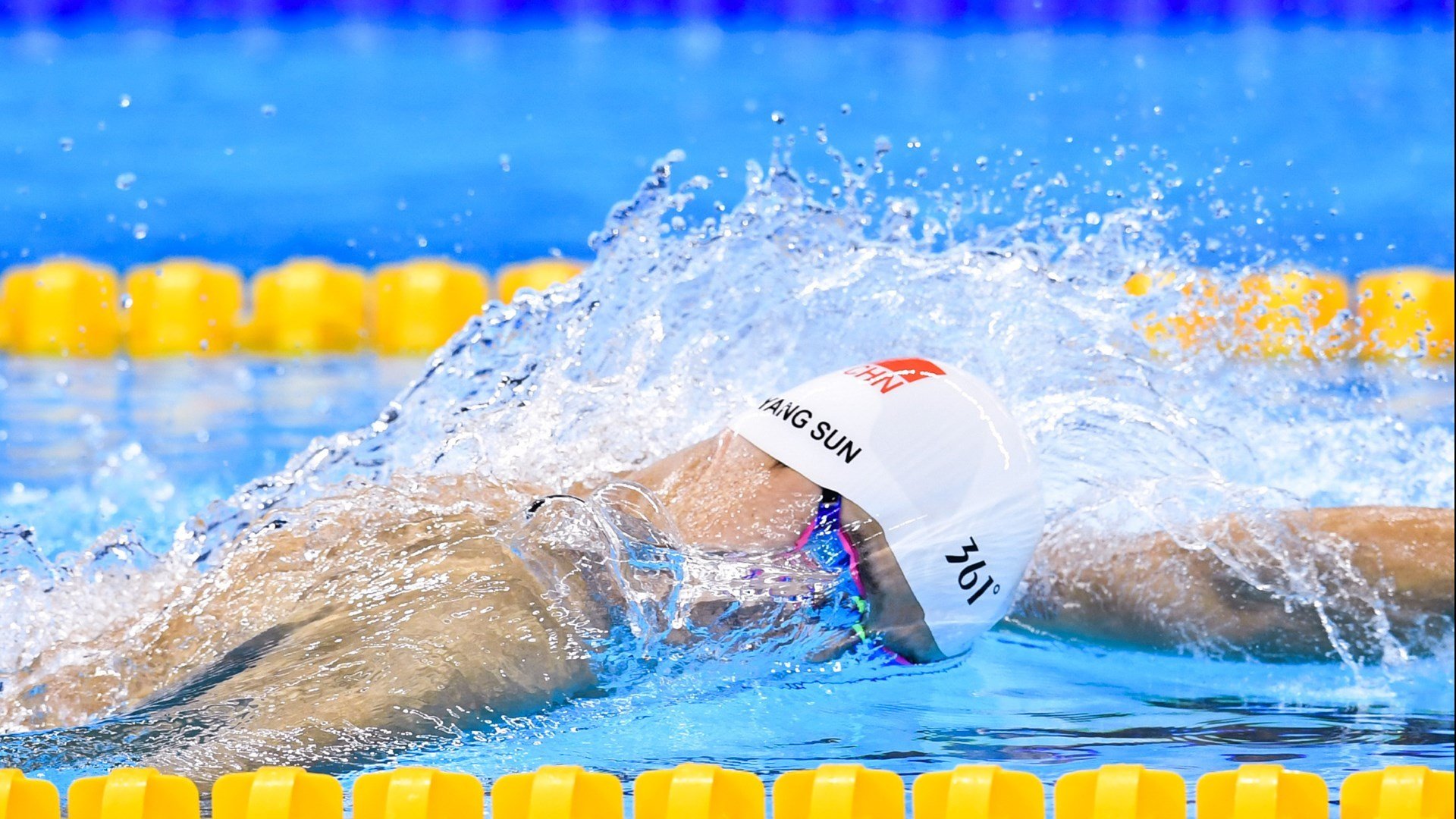 _精彩对决:经典五盘大战令人难忘_,精彩对抗