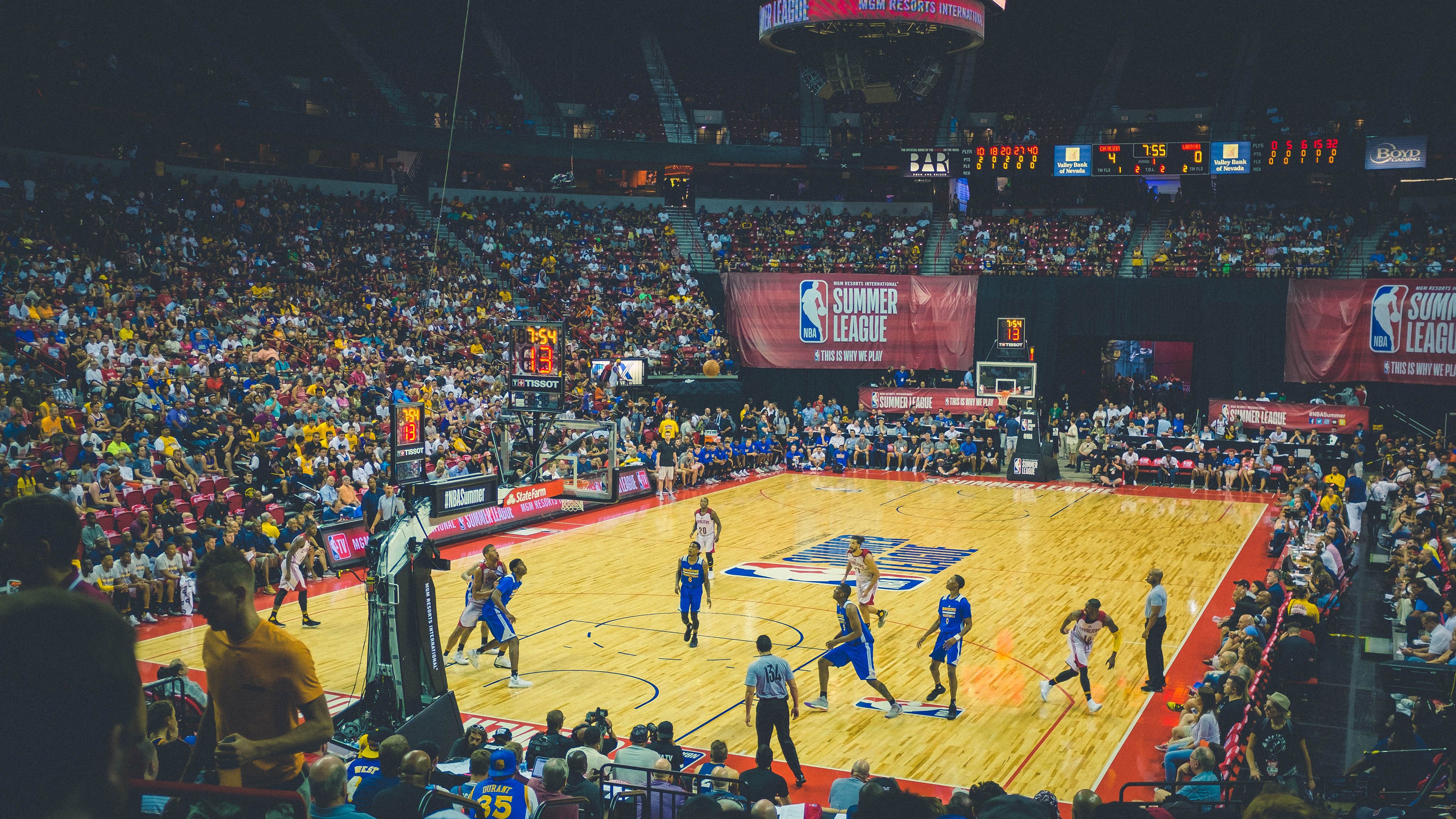 篮球赛事观众互动体验不断升级，篮球赛事观众互动体验不断升级什么意思